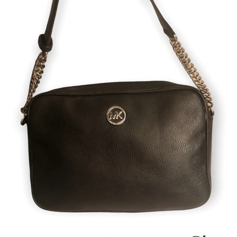 Michael kors black leather crossbody messenger bag